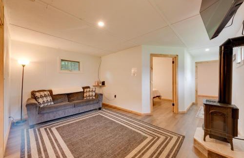 Hillsgrove Maison | Pet-Friendly Hillsgrove Cabin with Community Perks!