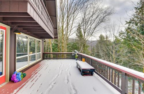 Montgomery Center Maison | Pet-Friendly Home with Deck 4 Mi to Jay Peak Resort