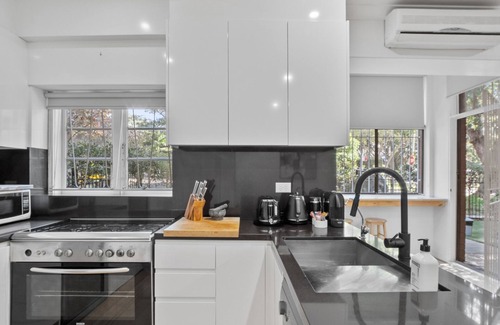 Bellevue Hill Appartement | Pet-Friendly Home Just Minutes from Bondi Beach
