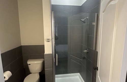 Lawton Maison | Pet friendly home; adjustable beds; near shopping and restaurants