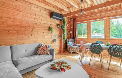 Bourbourg Maison | Pet Friendly Home In Bourbourg With Lake View