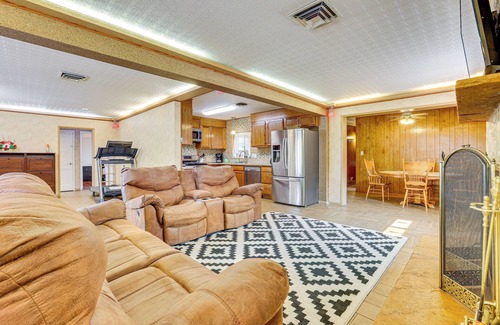 Henderson Maison | Pet-Friendly Home Near Downtown Henderson