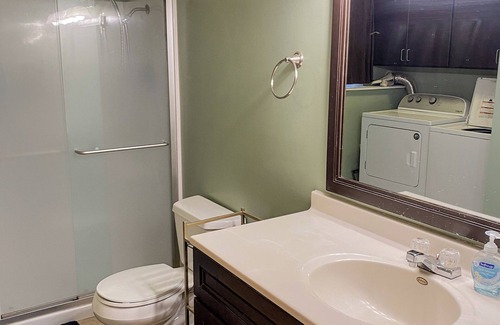 Manhattan Maison | Pet Friendly Home Near Stadium w/Fenced Backyard