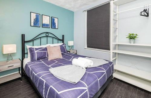Centretown West Appartement | Pet-Friendly Home Near Chinatown & Little Italy