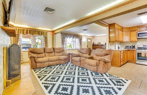 Henderson Maison | Pet-Friendly Home Near Downtown Henderson