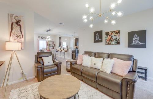 Manor Maison | Pet-Friendly Home with Fenced Yard in Manor