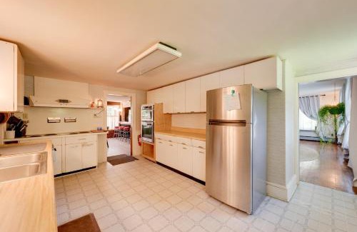 Hillsgrove Maison | Pet-Friendly Home with Game Room in Hillsgrove!