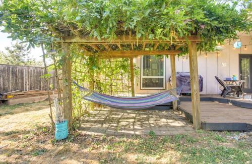 Springfield Maison | Pet-Friendly Home with Grill, 2 Mi to Autzen Stadium