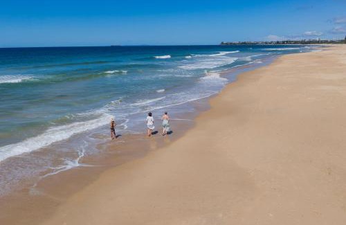 Bokarina Maison | Pet Friendly House Opposite Bokarina Beach
