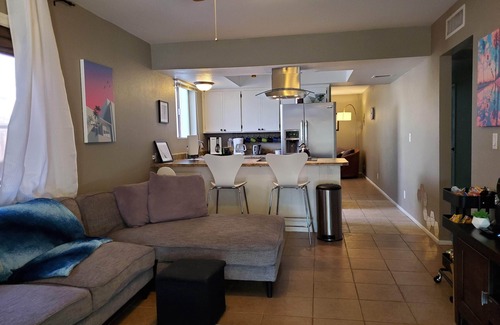 South Scottsdale Maison | Animaux acceptés Old Town 80s Moderne avec bain à remous