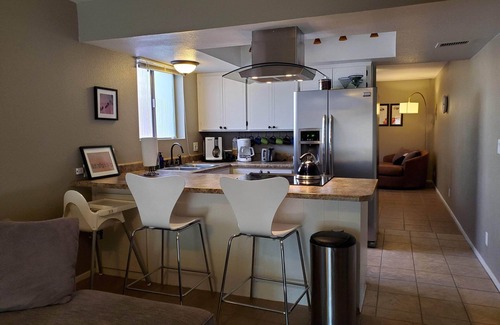 South Scottsdale Maison | Animaux acceptés Old Town 80s Moderne avec bain à remous
