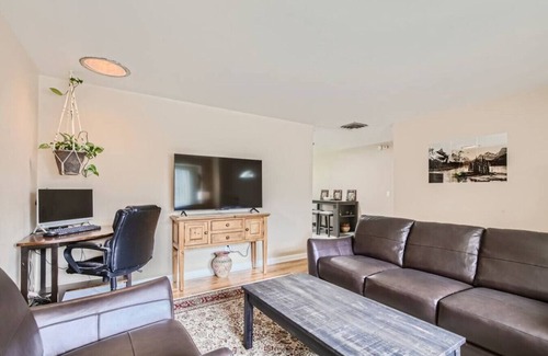 Lakewood Appartement | Pet Friendly I 3bd I Red Rocks I Belmar I Denver