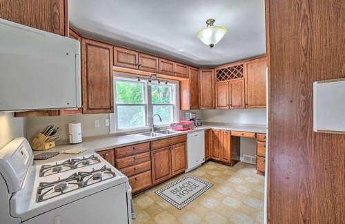 Miller Beach Maison | Pet-Friendly Lake Getaway: 1 Block to Beach!