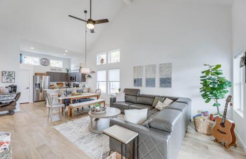 Granite Shoals Maison | Pet-Friendly Lake LBJ Retreat with Deck and Hot Tub!