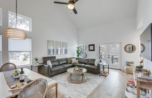 Granite Shoals Maison | Pet-Friendly Lake LBJ Retreat with Deck and Hot Tub!