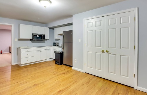 Seabrook Maison | Pet-Friendly Lanham Getaway w/ Community Pool!
