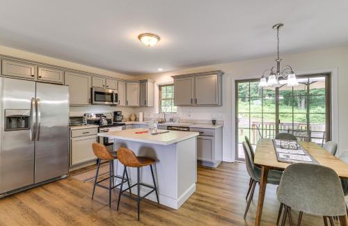 Gilman Maison | Pet-Friendly Lebanon House with Lake Access!
