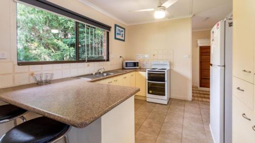 Bongaree Maison | Pet friendly lowset home with room for a boat, Wattle Ave, Bongaree
