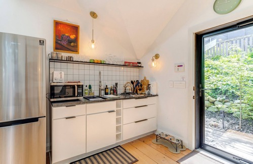 Calhoun Isles Appartement | Pet-Friendly Minneapolis Studio: Walk to Lake!