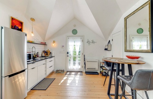 Calhoun Isles Appartement | Pet-Friendly Minneapolis Studio: Walk to Lake!