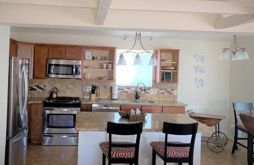 Miramonte Maison | Pet Friendly - Modern Midtown Home Large Backyard
