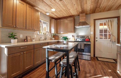 Florissant Maison | Pet-Friendly Mountain Cabin Near Hiking & Fishing