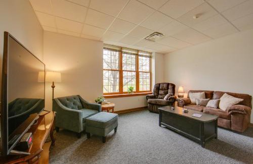 New Kensington Appartement | Pet-Friendly New Kensington Apt with Shared Perks