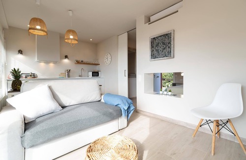 Gava Appartement | Appartement Ocean View, vue mer, piscine, Wi-Fi, clim., terrasse, jardin. Animaux admis