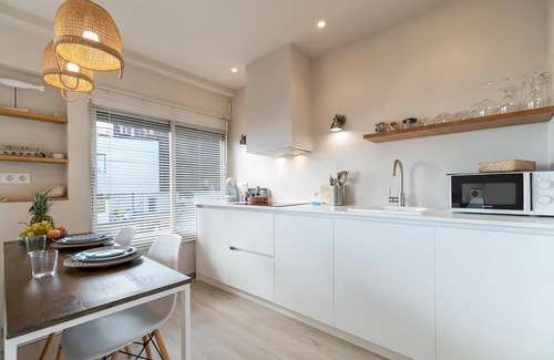 Gava Appartement | Appartement Ocean View, vue mer, piscine, Wi-Fi, clim., terrasse, jardin. Animaux admis