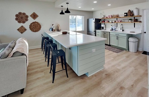 Glenwood Maison | Pet-friendly Ormond Beach bungalow, newly updated and steps from the beach!