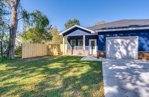 Ensley Maison | Pet-Friendly Pensacola Home Central Location