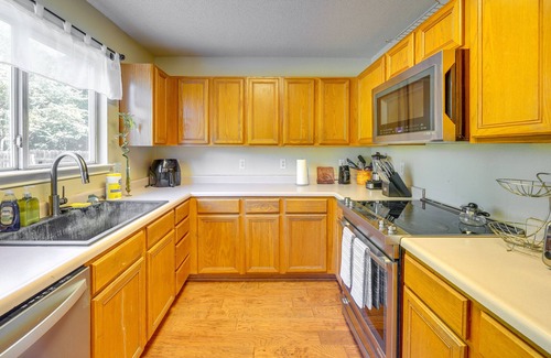 Great Northwest Maison | Pet-Friendly San Antonio Retreat w/ Private Yard!