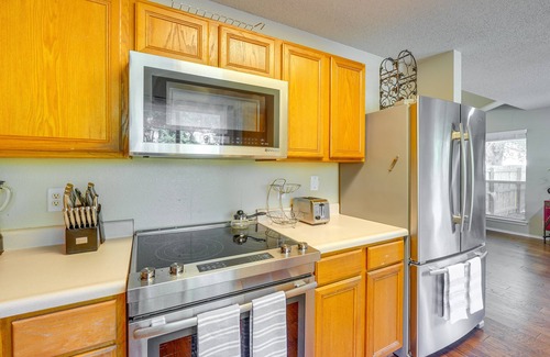 Great Northwest Maison | Pet-Friendly San Antonio Retreat w/ Private Yard!