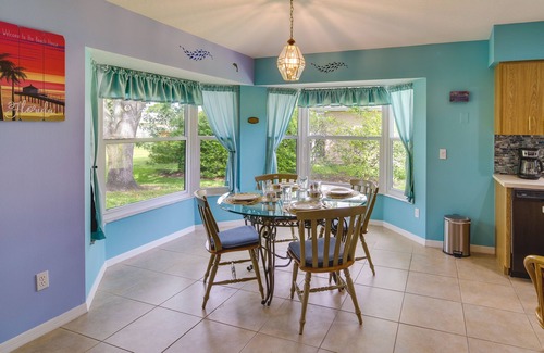 Sebastian Highlands Maison | Pet-Friendly Sebastian Home: w/ Porch + Lake View!