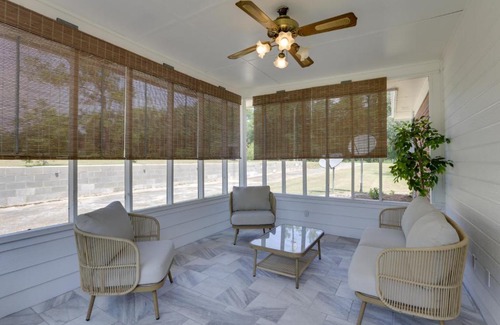 Slocomb Maison | Pet-Friendly Slocomb Vacation Rental with Sunroom!