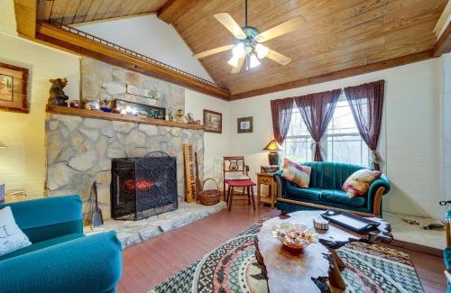 Clyde Maison | Pet-Friendly Smoky Mountain Getaway with Fire Pit!