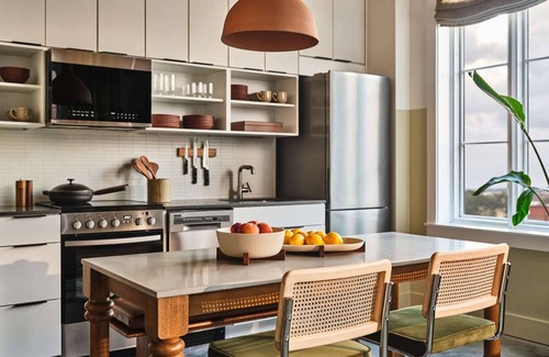Yamacraw Village Appartement | Pet-Friendly Stay + Pool & Bike Rentals