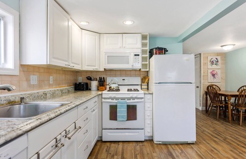 Salisbury Beach Appartement | Récemment rénové 2 BR Beach House - À quelques pas de la plage!