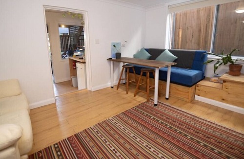 Freshwater Appartement | Pet Friendly Studio Apart w/t Patio Garden