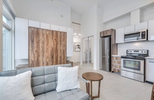 Downtown Vancouver Appartement | Pet Friendly Studio @ 1170 Barclay -New Building