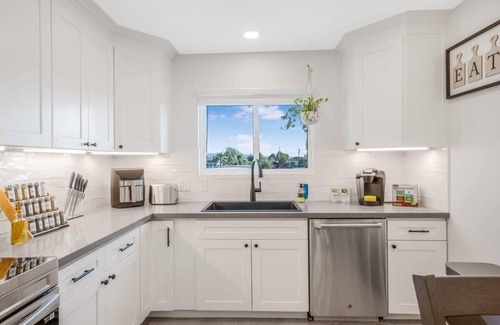 Santa Maria Maison | Pet-Friendly, Stylish Home w/Backyard Oasis