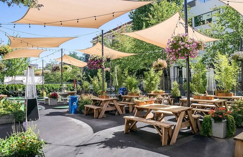 Goose Hollow Hôtel | Pet-friendly Suite, Near Providence Park! Onsite Dining and Fitness Center!