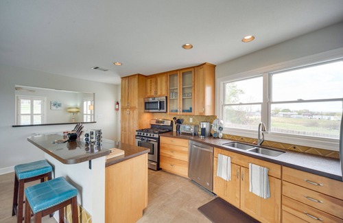 Llano Maison | Pet-Friendly Texas Retreat w/ Deck & Gas Grill!