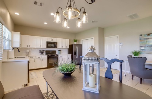 Tomball Maison | Pet-Friendly Tomball Home ~ 8 Mi to Burroughs Park