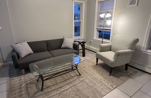Malden Copropriété | Pet-Friendly Two-Bedroom Condo just 15 minutes' Drive from Downtown