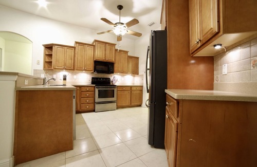 Cocoa Maison | Pet Friendly Vacation Home near Disney/Beaches