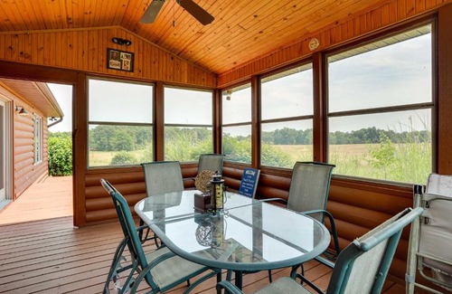 Vienna Maison | Pet-Friendly Vienna Cabin with Screened-In Porch!