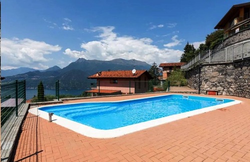 Regoledo Villa | Villa Magic Moment sur le lac de Côme avec vue sur le lac, piscine, Wi-Fi, terrasse et jardin.