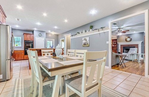 Vilonia Maison | Pet-Friendly Vilonia Home w/ Fenced Yard & Grill!