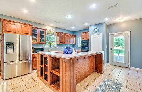 Vilonia Maison | Pet-Friendly Vilonia Home w/ Fenced Yard & Grill!